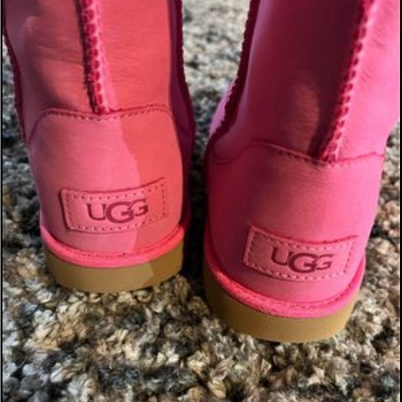 UGG Women Classic Short Pink Sheep Fur Winter Boots Shoe Women US 5 EU 37 UK 3 - Picture 3 of 7